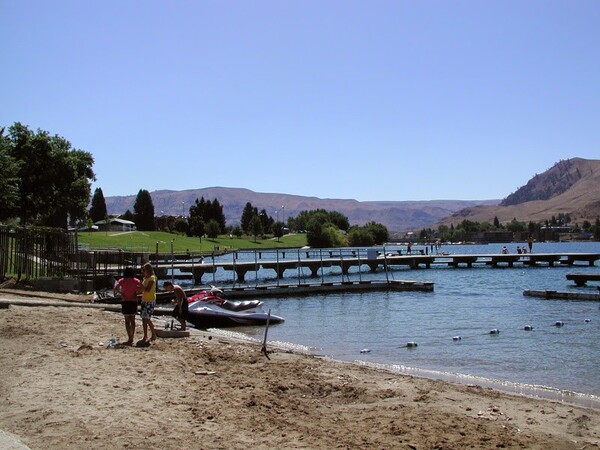 Darnell's Lake Resort