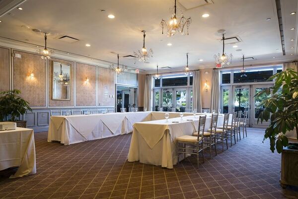 L'escale at Delamar Greenwich Harbor