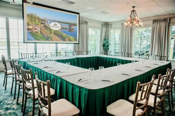 Oaks on the River Luxury Boutique Resort