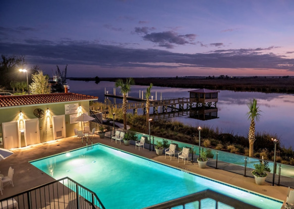 Oaks on the River Luxury Boutique Resort