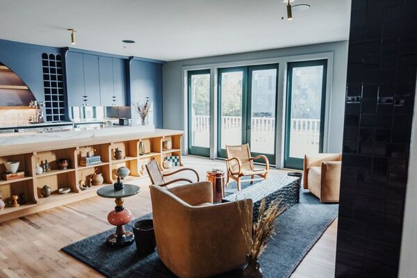 Stonebreaker Hotel & Barn