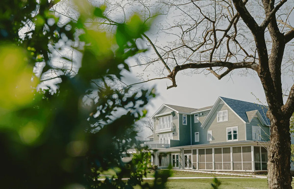 Stonebreaker Hotel & Barn