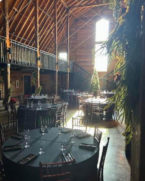 Stonebreaker Hotel & Barn