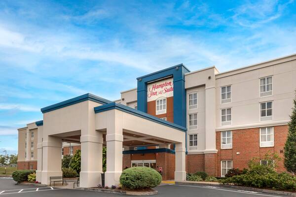Hampton Inn & Suites Plymouth