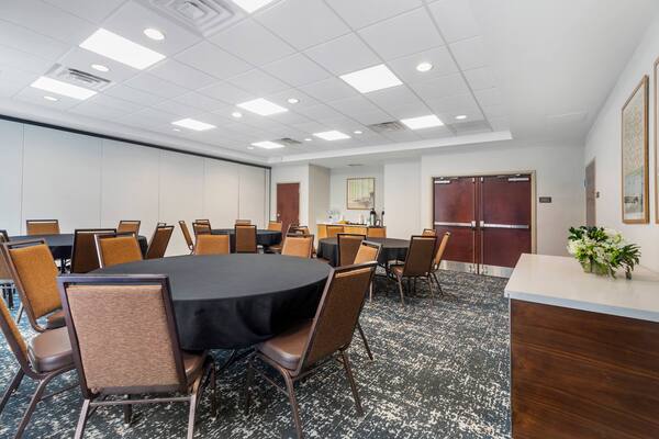Hampton Inn & Suites Plymouth