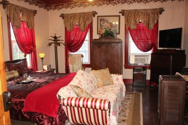 Thee Matriarch Bed & Breakfast, Meeting and Special Events Venue