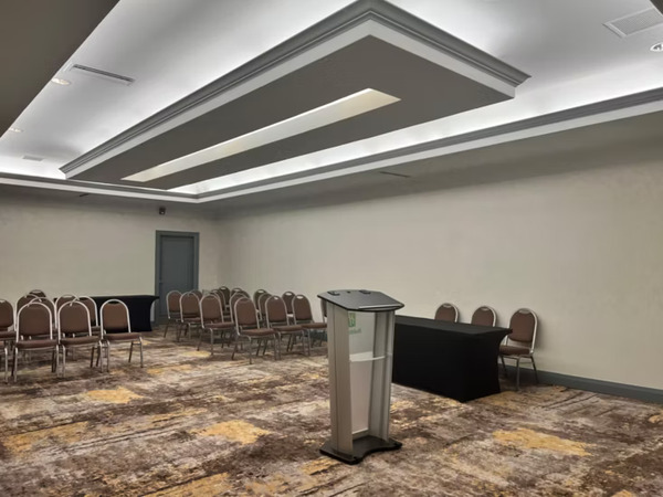 Holiday Inn Toronto Airport East