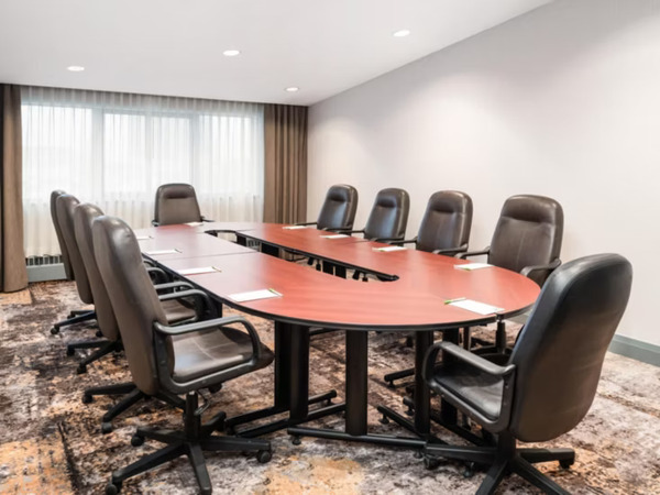 Holiday Inn Toronto Airport East