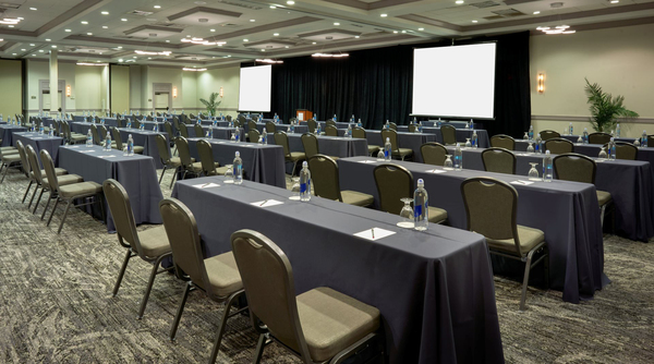 Crowne Plaza Melbourne Oceanfront