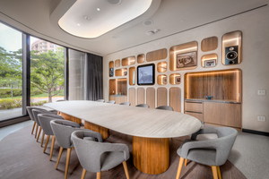 Glenn Boardroom