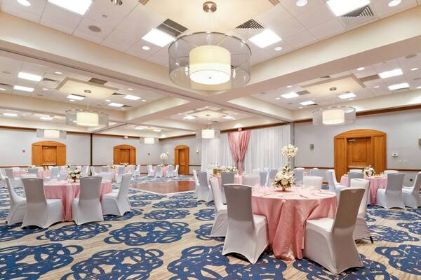 DoubleTree by Hilton Hotel and Executive Meeting Center