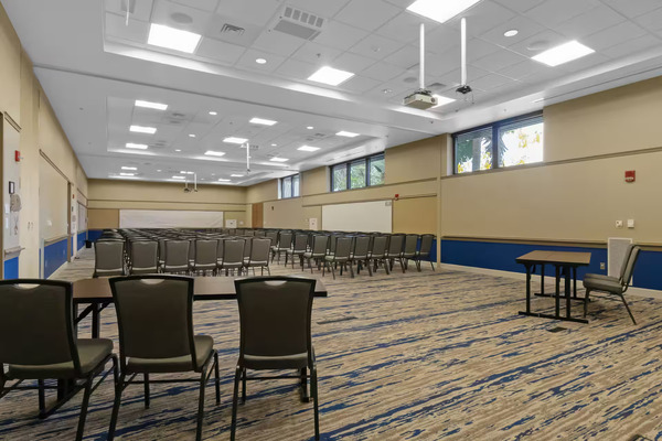 DoubleTree by Hilton Hotel and Executive Meeting Center