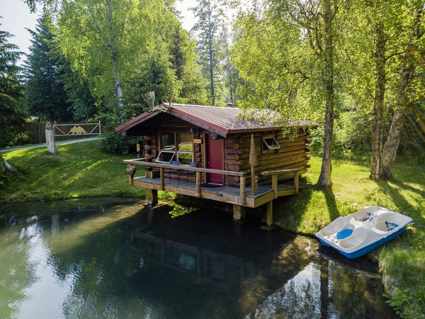 Hope Alaska's Bear Creek Lodge