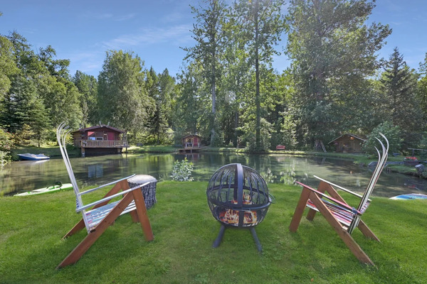 Hope Alaska's Bear Creek Lodge