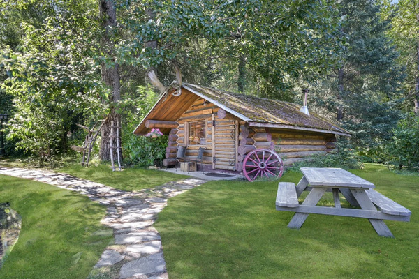 Hope Alaska's Bear Creek Lodge