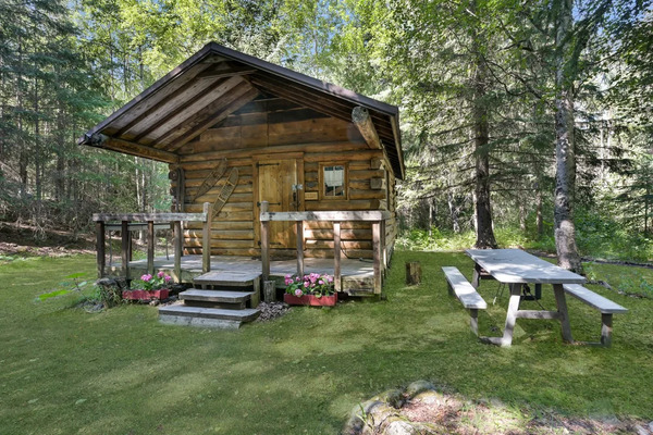Hope Alaska's Bear Creek Lodge