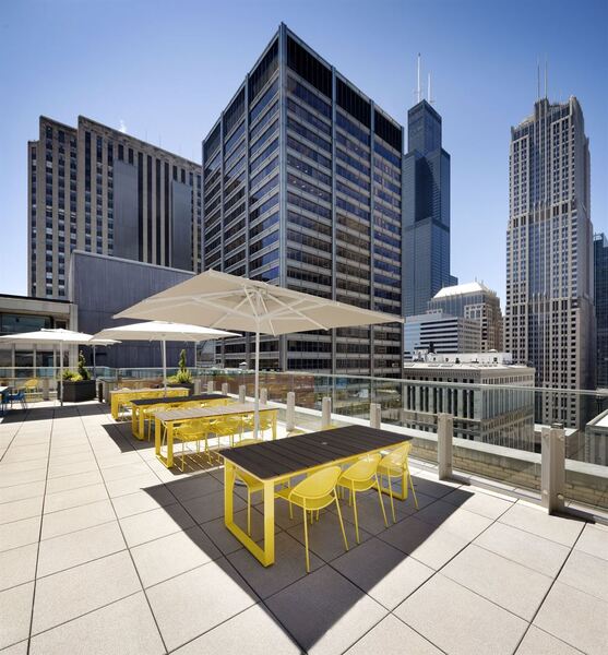 AIRE Rooftop Bar