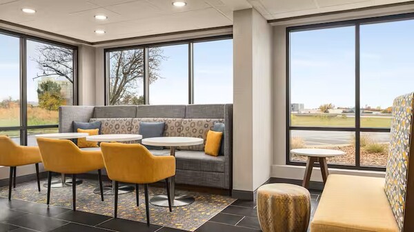 Hampton Inn & Suites Kansas City - Airport