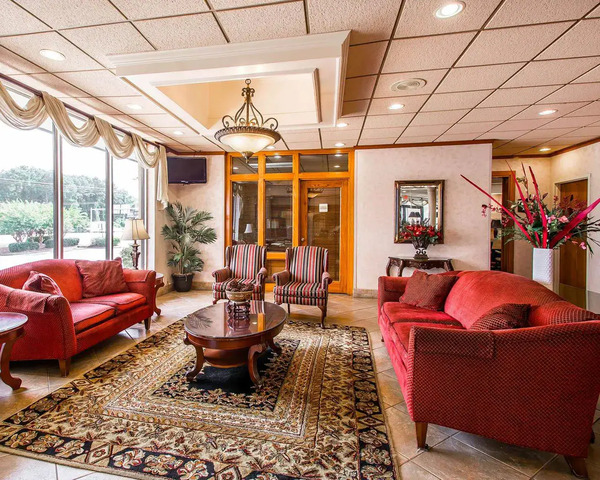 Clarion Inn & Suites Dothan South