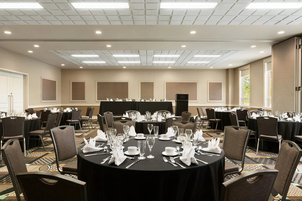 Grand Hotel And Conference Centre Calgary