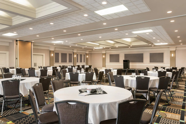 Grand Hotel And Conference Centre Calgary