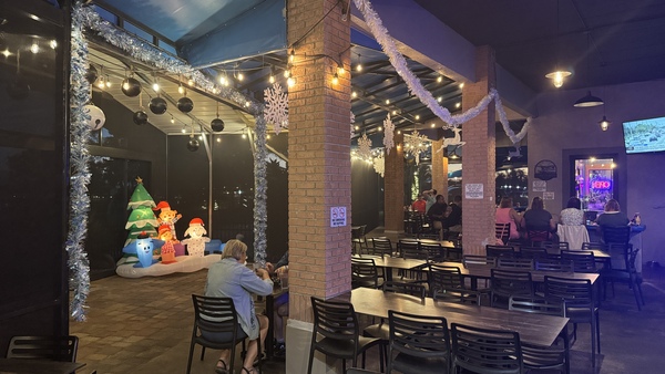 Puddle Jumpers Lakeside Grill & Bar