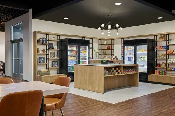 Delta Hotels by Marriott Milwaukee Northwest