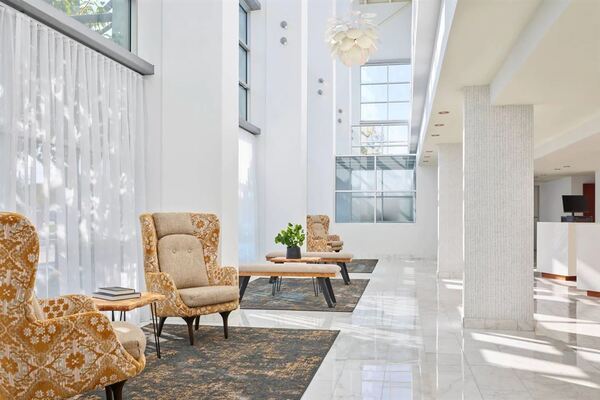 Delta Hotels by Marriott Milwaukee Northwest