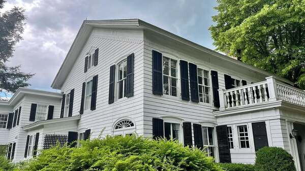 Silverbrook Manor