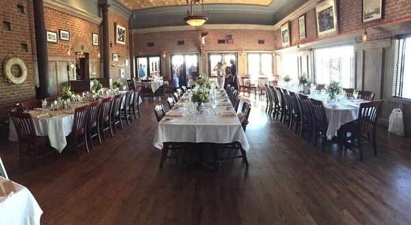 Louies Oyster Bar & Grille