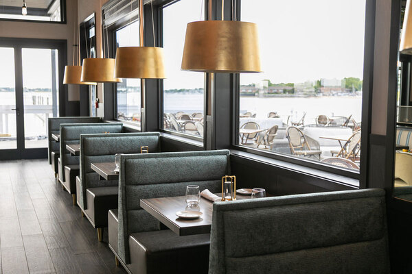 Louies Oyster Bar & Grille