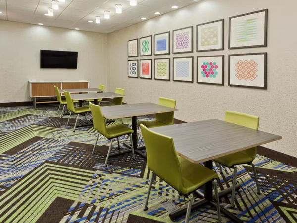 Holiday Inn Express & Suites in Fayetteville