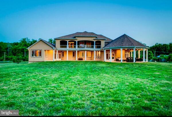 The Manor Mansion