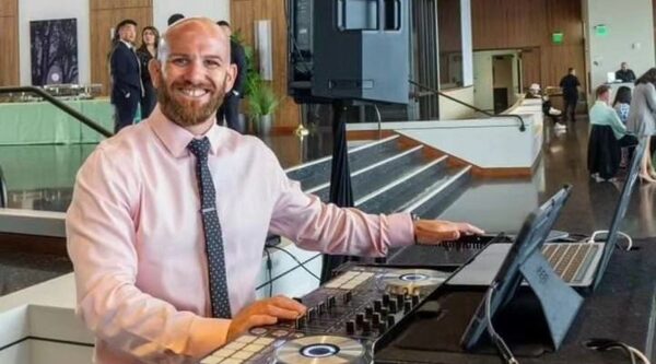 Bay Area Goodtime Wedding & Party DJs,  Karaoke, Video & Photo Booths