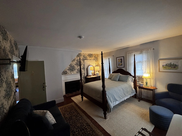 The Centennial House Bed And Breakfast