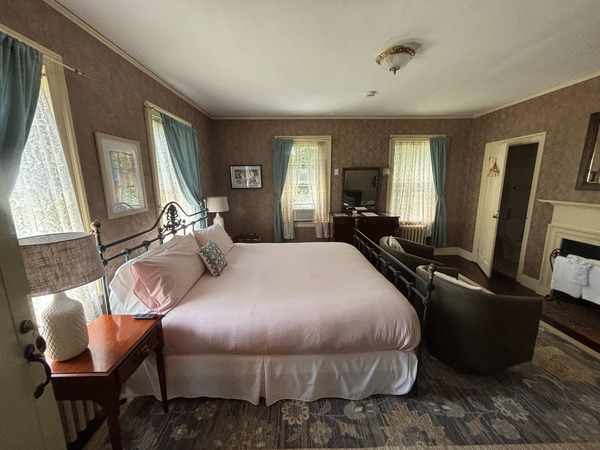 The Centennial House Bed And Breakfast
