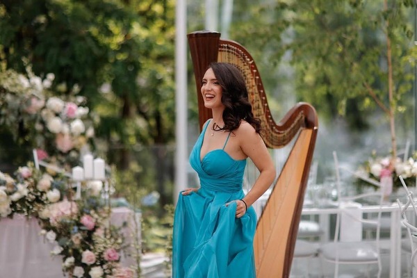 Irina Harpist