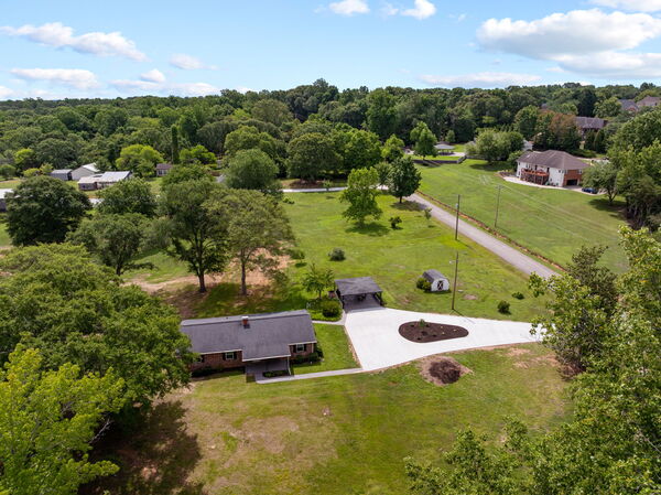 Spacious Multi Family Estate; Retreats, Groups