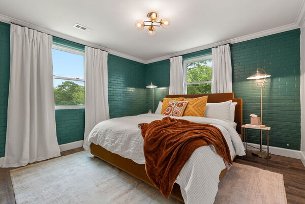 Spacious Multi Family Estate; Retreats, Groups