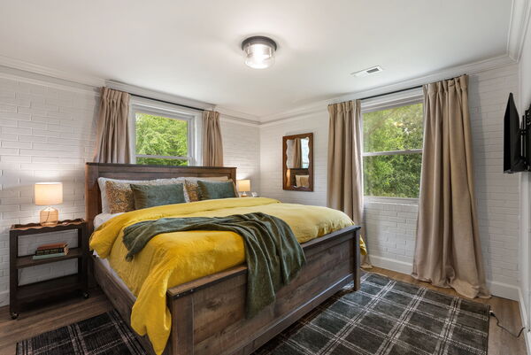 Spacious Multi Family Estate; Retreats, Groups