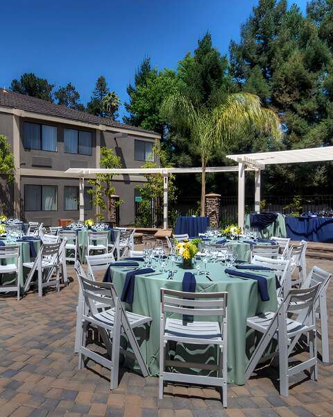 Maple Tree Inn