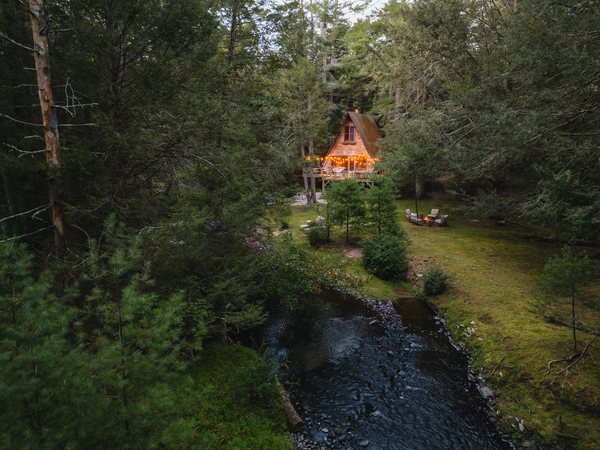 Enchanting River Cabin