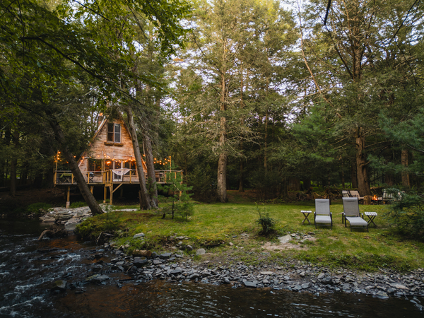 Enchanting River Cabin