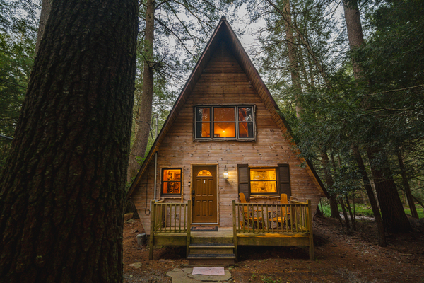 Enchanting River Cabin