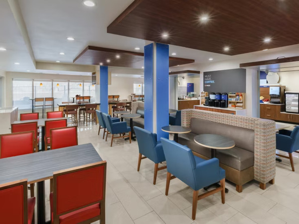 Holiday Inn Express & Suites Oakhurst-Yosemite Park Area