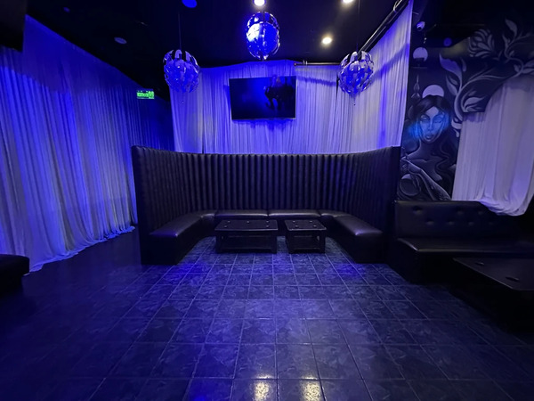 Bluemoon Lounge