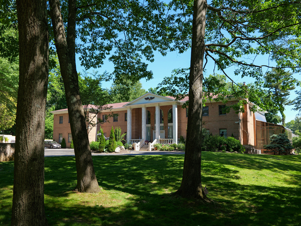 516 Spotlight Estate