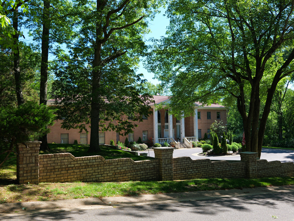 516 Spotlight Estate