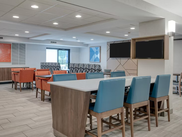 Holiday Inn Express & Suites Wadsworth