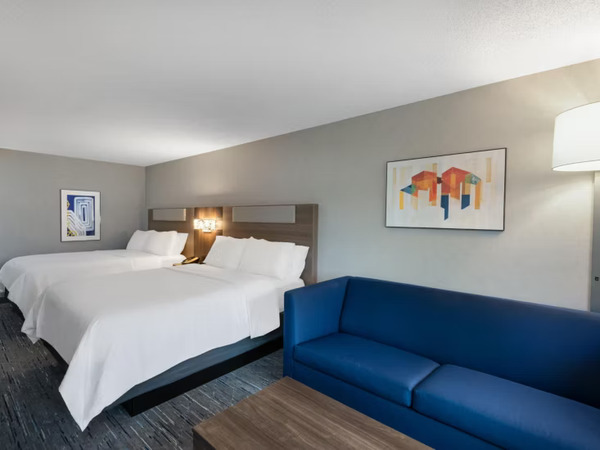 Holiday Inn Express & Suites Wadsworth
